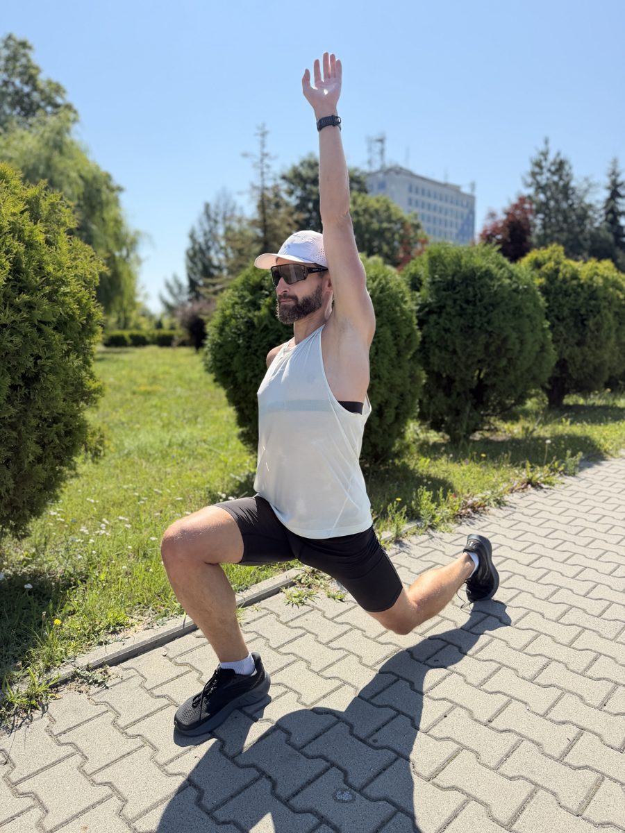 Piotr Połącarz, trener TT Runners, podczas rozgrzewki
